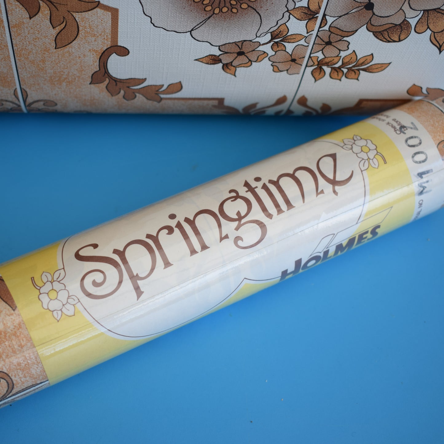 Vintage 1970s Geometric Flower Power Wallpaper - Brown