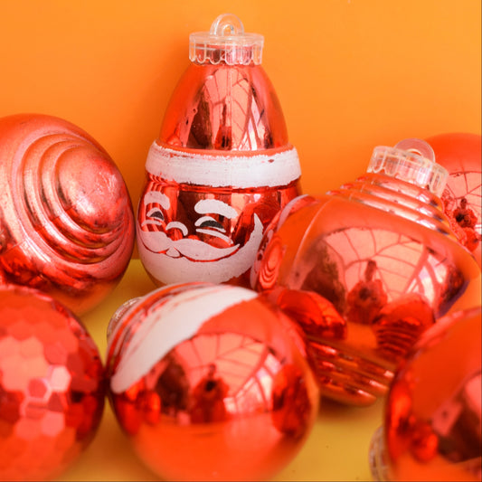 Vintage 1970s Plastic Baubles - Red 12