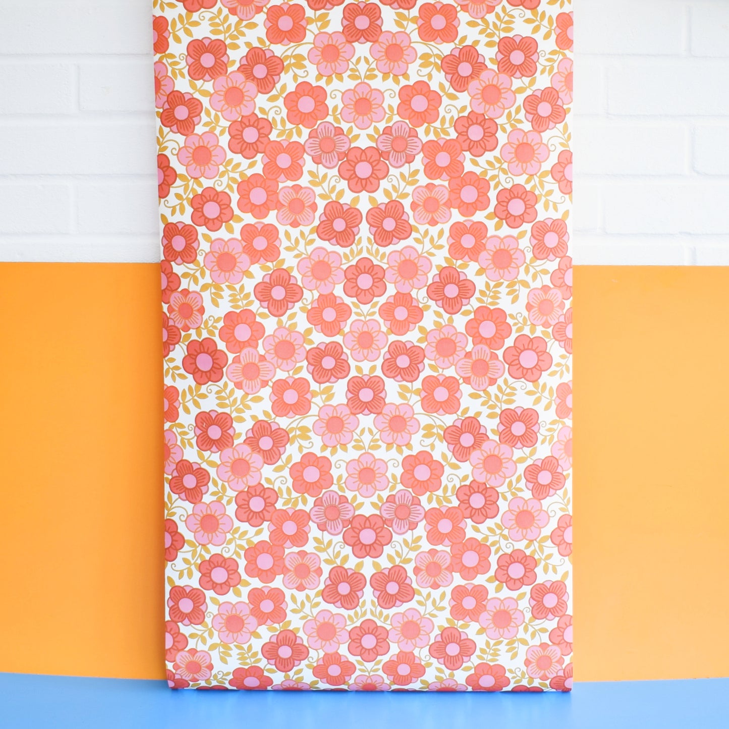 Vintage 1960s Wallpaper - Flower Power -Pink (Multiples)