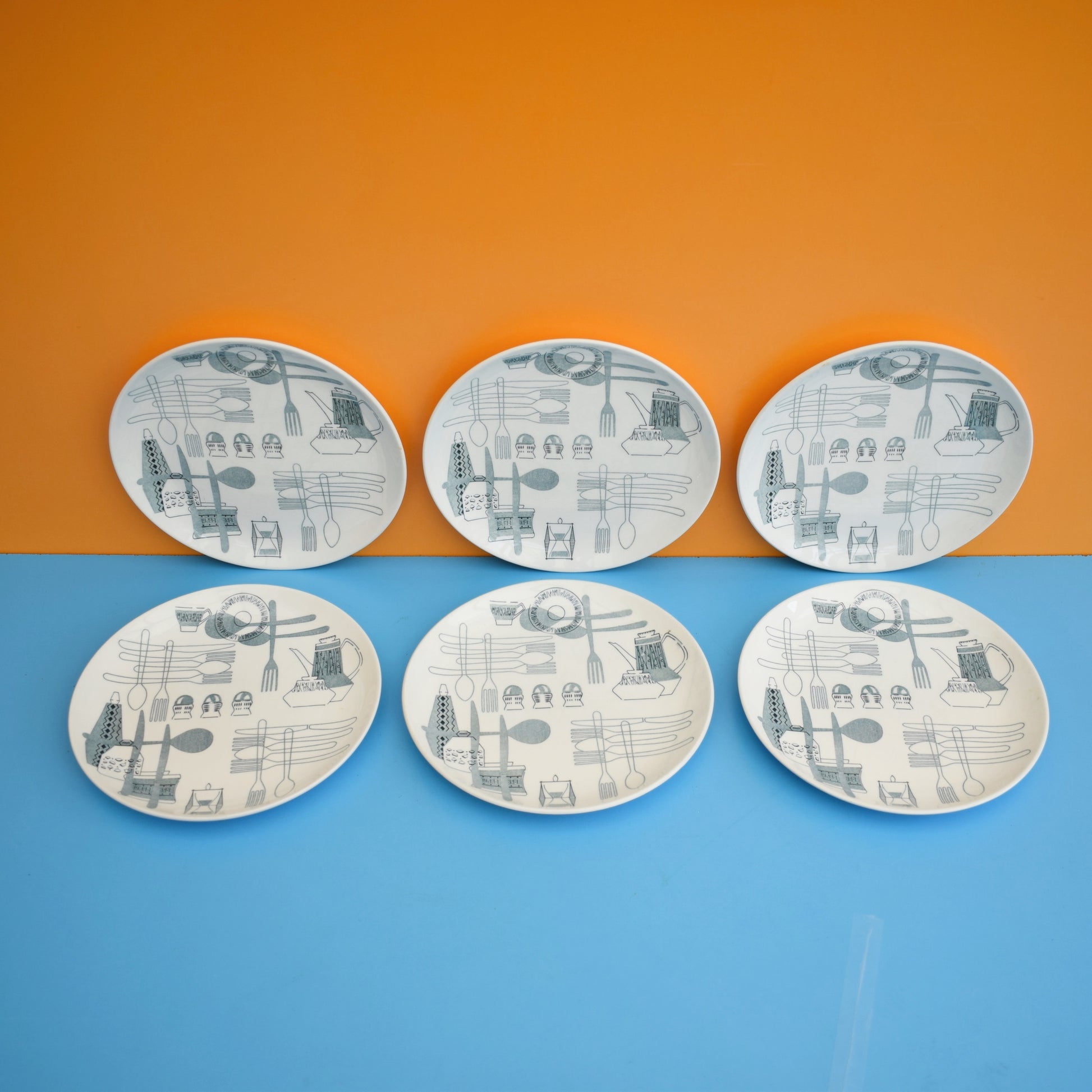 Vintage 1960s Kitsch Barker Bros Plates - Fiesta x6 by Vintage