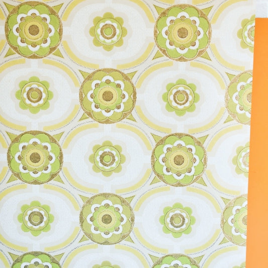 Vintage 1970s Flower Wallpaper - Green by Pineapple Retro