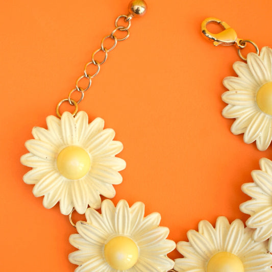 Vintage 1960s Enamel Daisy Bracelet - Flower Power - White